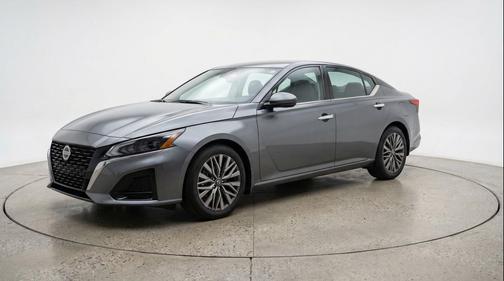 Gun Metallic 2025 Nissan Altima SV FWD