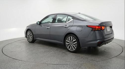 Gun Metallic 2025 Nissan Altima SV FWD