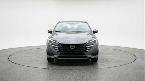 Gun Metallic 2025 Nissan Versa 1.6 SV