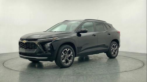 Mosaic Black Metallic 2025 Chevrolet Trax LT