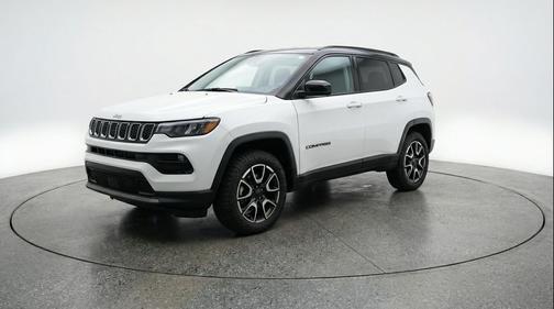Bright White Clearcoat 2025 Jeep Compass Trailhawk