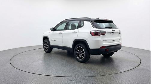Bright White Clearcoat 2025 Jeep Compass Trailhawk