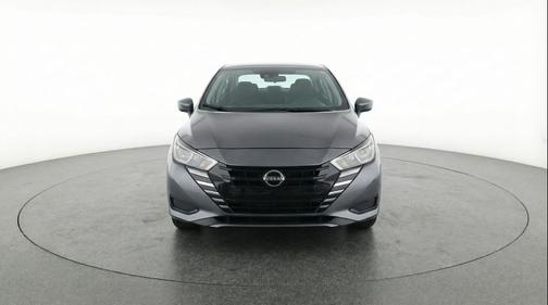 Gun Metallic 2025 Nissan Versa 1.6 SV