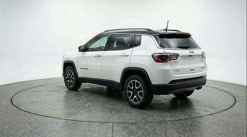 Bright White Clearcoat 2025 Jeep Compass Trailhawk
