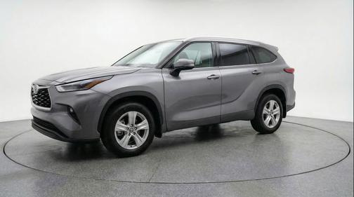Magnetic Gray Metallic 2025 Toyota Highlander LE
