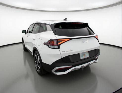 Glacial White Pearl 2025 Kia Sportage LX