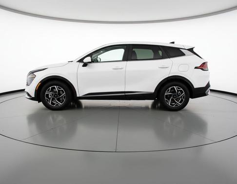 Glacial White Pearl 2025 Kia Sportage LX