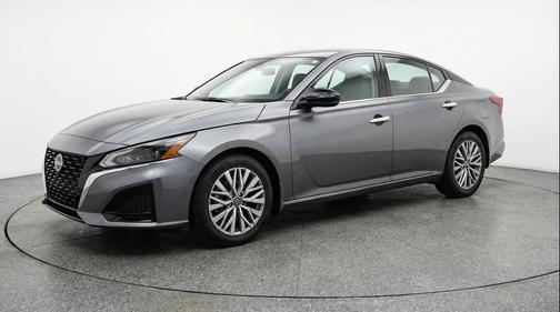 Gun Metallic 2025 Nissan Altima SV FWD