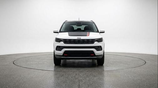 Bright White Clearcoat 2025 Jeep Compass Trailhawk