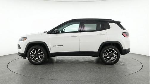 Bright White Clearcoat 2025 Jeep Compass Trailhawk