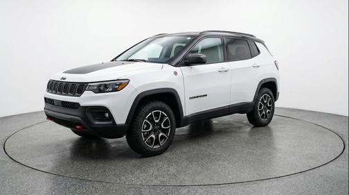 Bright White Clearcoat 2025 Jeep Compass Trailhawk