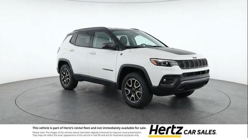Bright White Clearcoat 2025 Jeep Compass Trailhawk