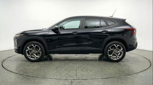 Mosaic Black Metallic 2025 Chevrolet Trax LT
