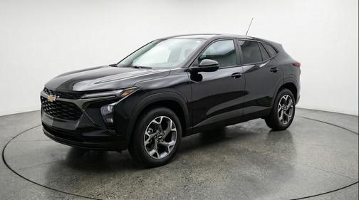 Mosaic Black Metallic 2025 Chevrolet Trax LT