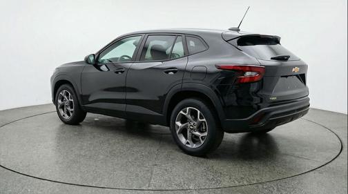 Mosaic Black Metallic 2025 Chevrolet Trax LT