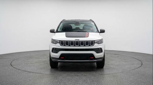 Bright White Clearcoat 2025 Jeep Compass Trailhawk