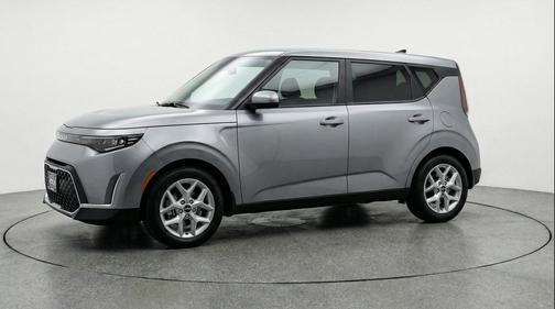 Gravity Gray 2025 Kia Soul LX