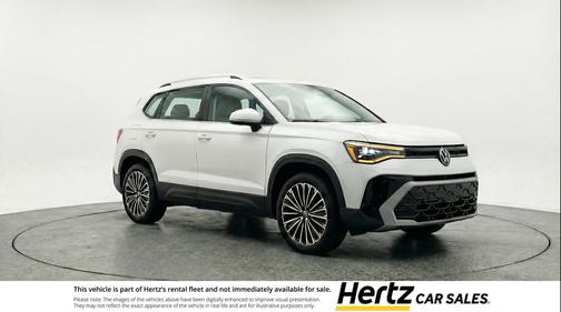 Pure White 2025 Volkswagen Taos 1.5T SE