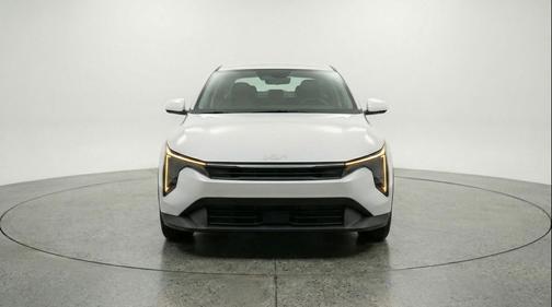 Snow White Pearl 2025 Kia K4 LXS