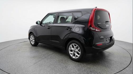 Fusion Black 2025 Kia Soul LX