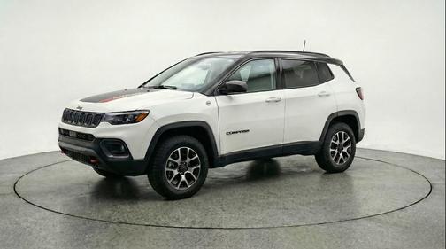 Bright White Clearcoat 2025 Jeep Compass Trailhawk