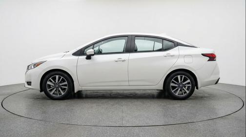 Aspen White Tricoat 2025 Nissan Versa 1.6 SV