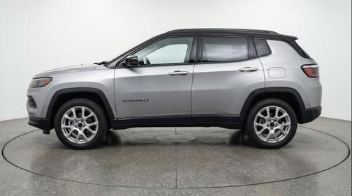 Silver Zynith Metallic Clearcoat 2025 Jeep Compass Limited