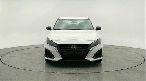 Glacier White 2025 Nissan Altima SV FWD