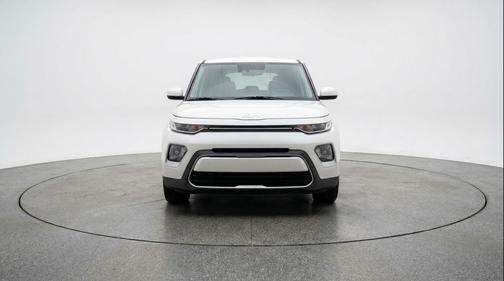 Snow White Pearl 2025 Kia Soul LX