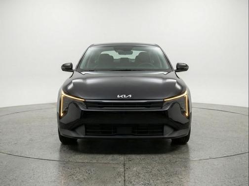 Aurora Black Pearl 2025 Kia K4 LXS
