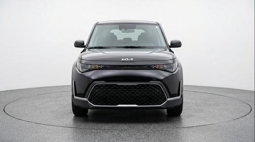 Fusion Black 2025 Kia Soul LX