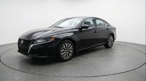 Super Black 2025 Nissan Altima SV FWD