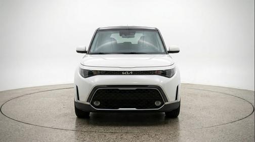 Snow White Pearl 2025 Kia Soul LX