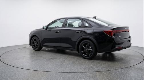 Aurora Black Pearl 2025 Kia K4 LXS