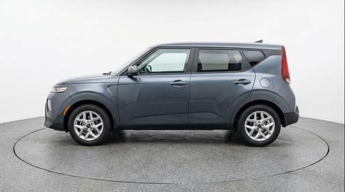 Gravity Gray 2025 Kia Soul LX