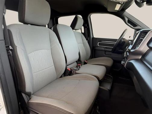 2024 RAM 2500 Big Horn Crew Cab 4x4 8' Box