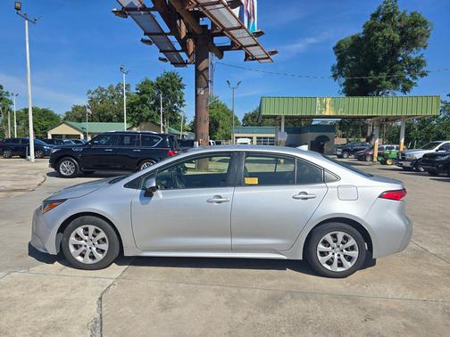 Classic Silver Metallic 2020 Toyota Corolla LE