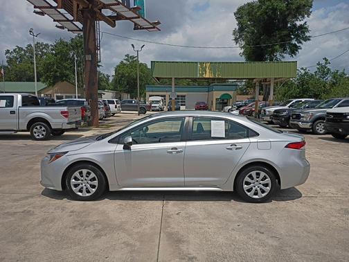 Classic Silver Metallic 2020 Toyota Corolla LE