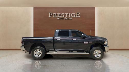 Brilliant Black Crystal Pearlcoat 2018 RAM 3500 SLT Crew Cab 4x4 6'4' Box