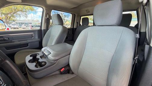 2018 RAM 3500 SLT Crew Cab 4x4 6'4' Box