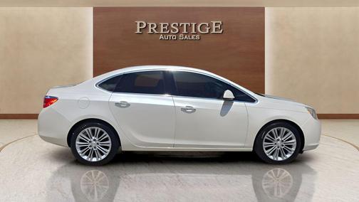 White Diamond Clearcoat 2013 Buick Verano Leather