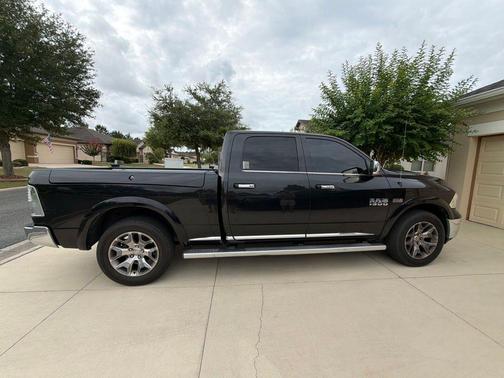 Brilliant Black Crystal Pearlcoat 2017 RAM 1500 Longhorn