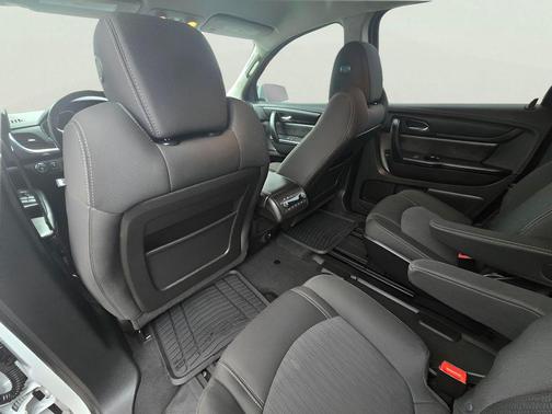 2017 Chevrolet Traverse 2LT