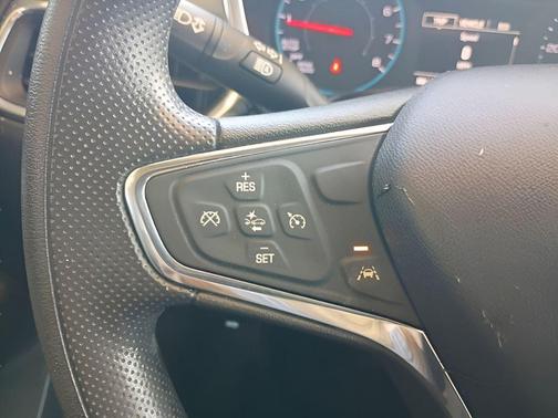 Silver Ice Metallic 2020 Chevrolet Equinox LS