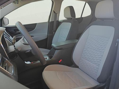 Silver Ice Metallic 2020 Chevrolet Equinox LS