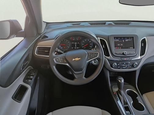Silver Ice Metallic 2020 Chevrolet Equinox LS