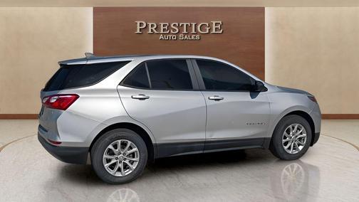 Silver Ice Metallic 2020 Chevrolet Equinox LS