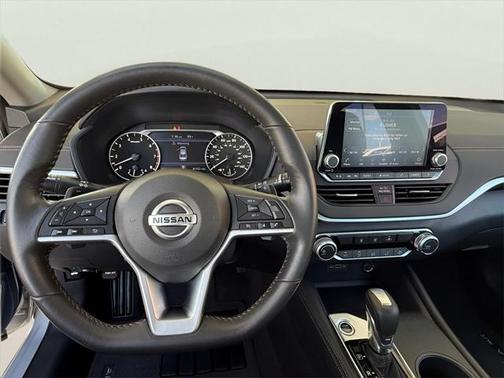 2022 Nissan Altima SR FWD