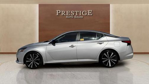 2022 Nissan Altima SR FWD