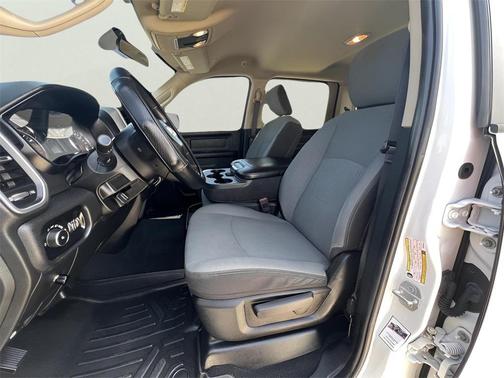 2019 RAM 2500 Big Horn Crew Cab 4x4 6'4' Box